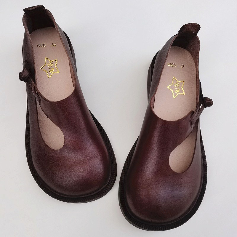 Careaymade-Sepatu Besar Kulit  - Women Shoes Heels ulasan dan harga